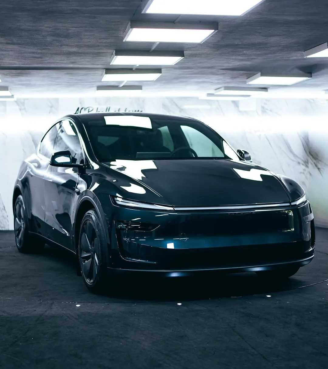 Černá Tesla Model Y s kompletní ochranou laku PPF fólií