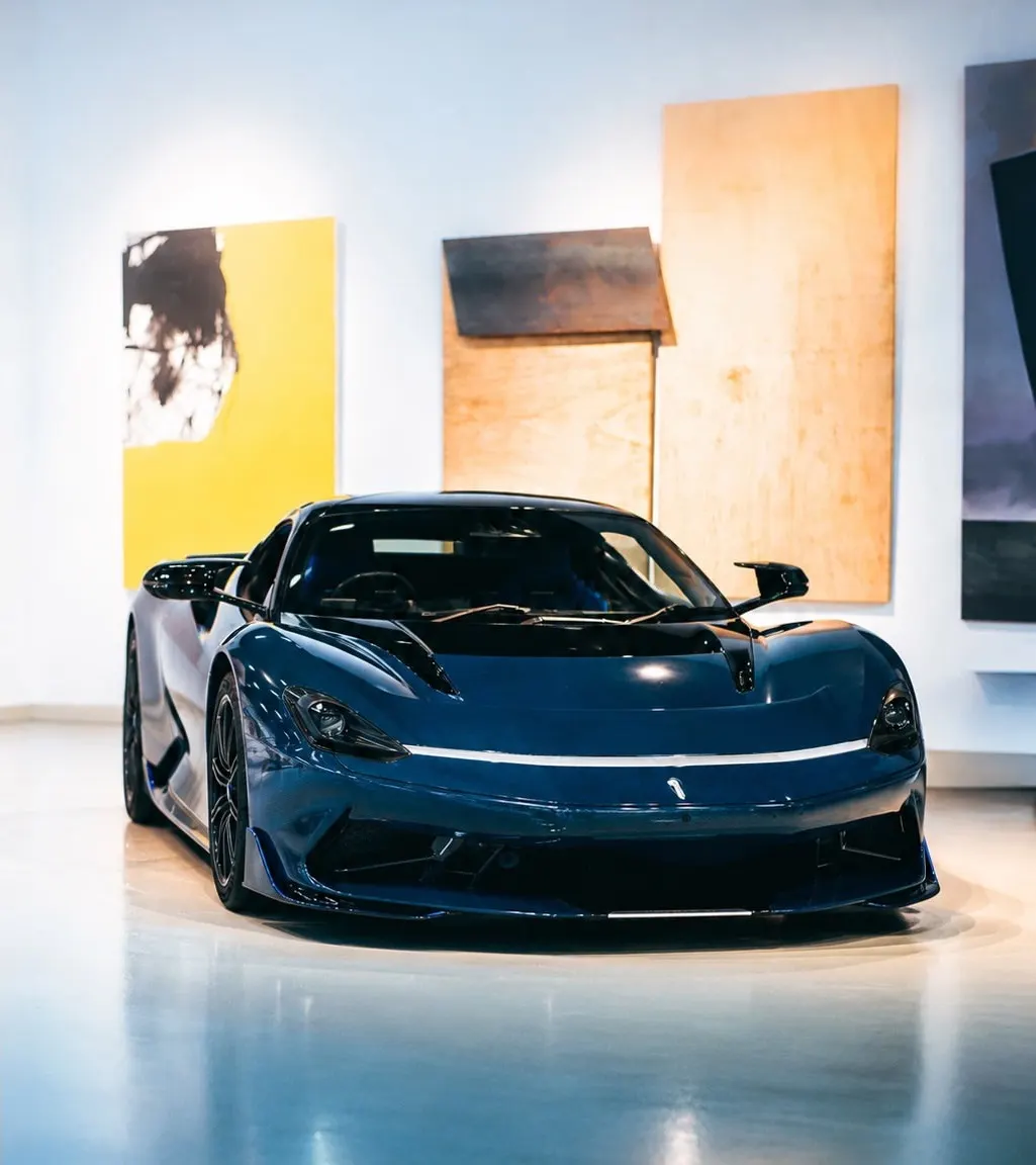 Tmavě modrá Automobili Pininfarina Battista s kompletní ochranou PPF fólií