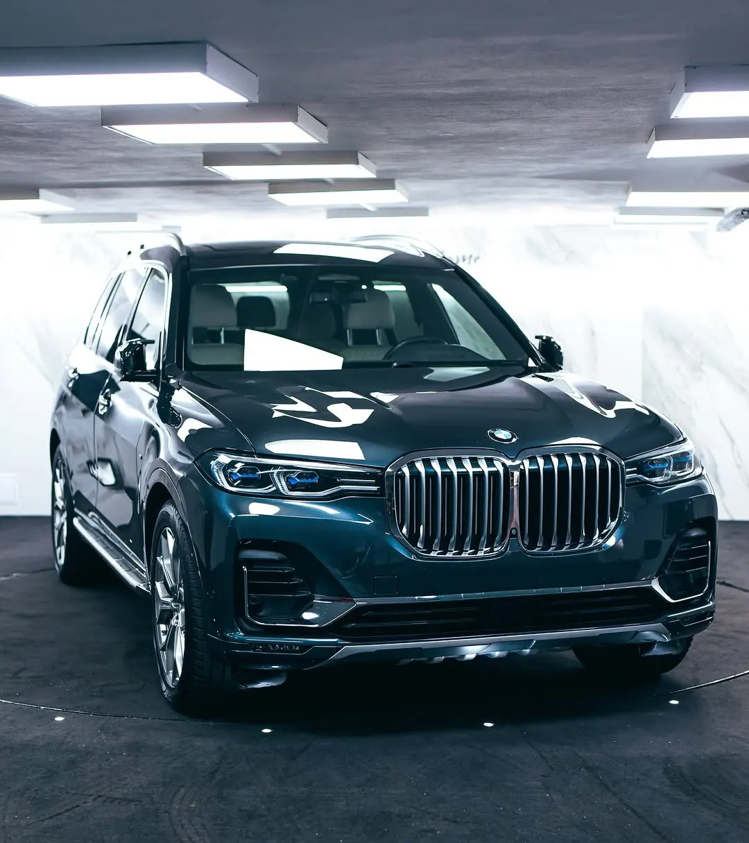 BMW X7 v Individual výbavě po kompletním detailingu a renovaci kůže