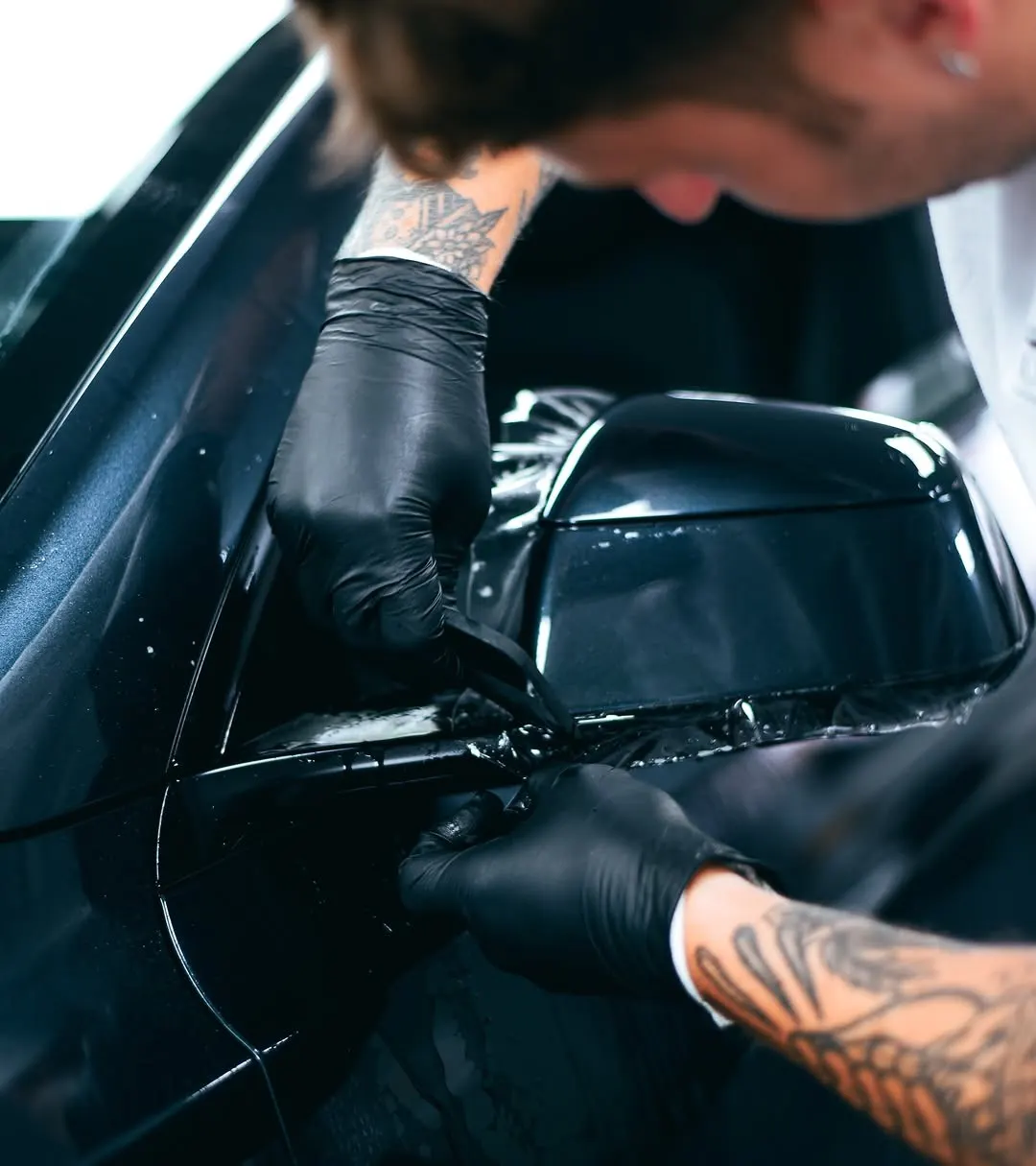 Tesla Model Y v Autocentru Pařížská