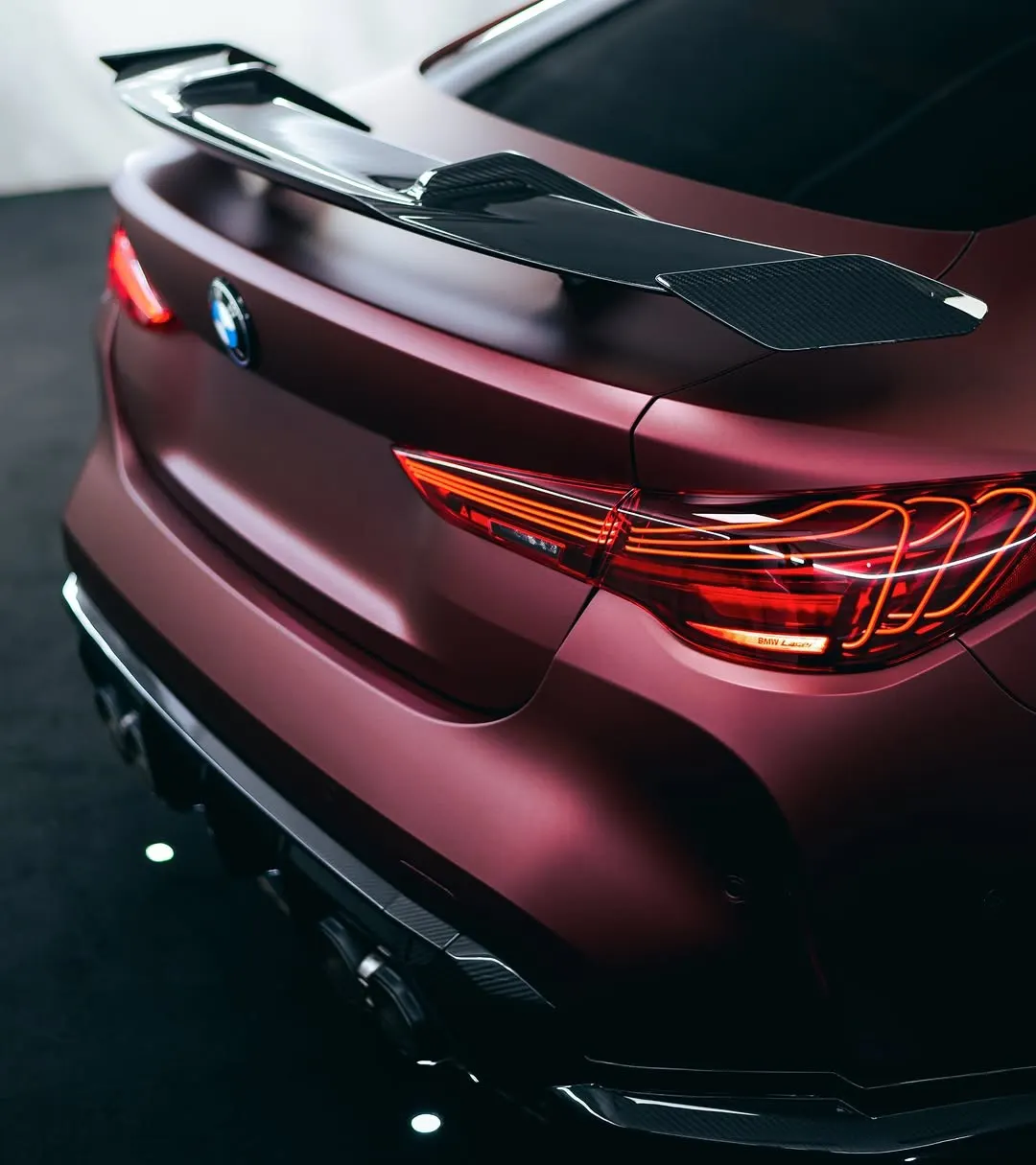 Zadní spoiler a karbonové prvky na BMW M4 Competition
