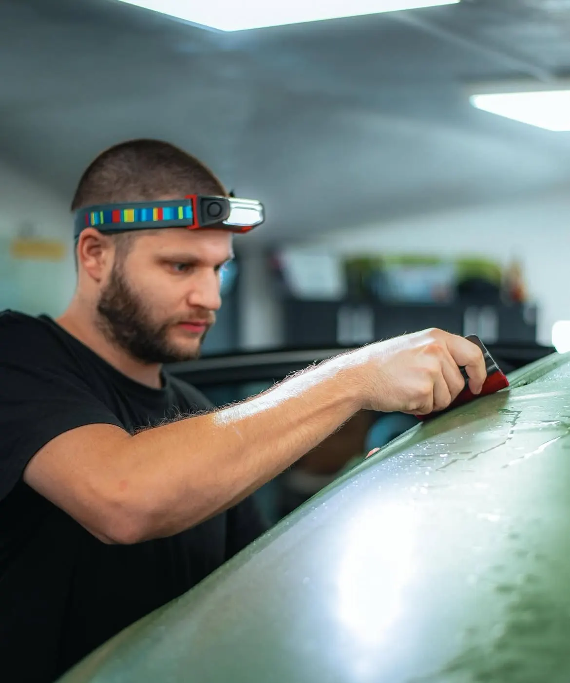 Detail laku vozu ošetřeného v Autocentru Pařížská