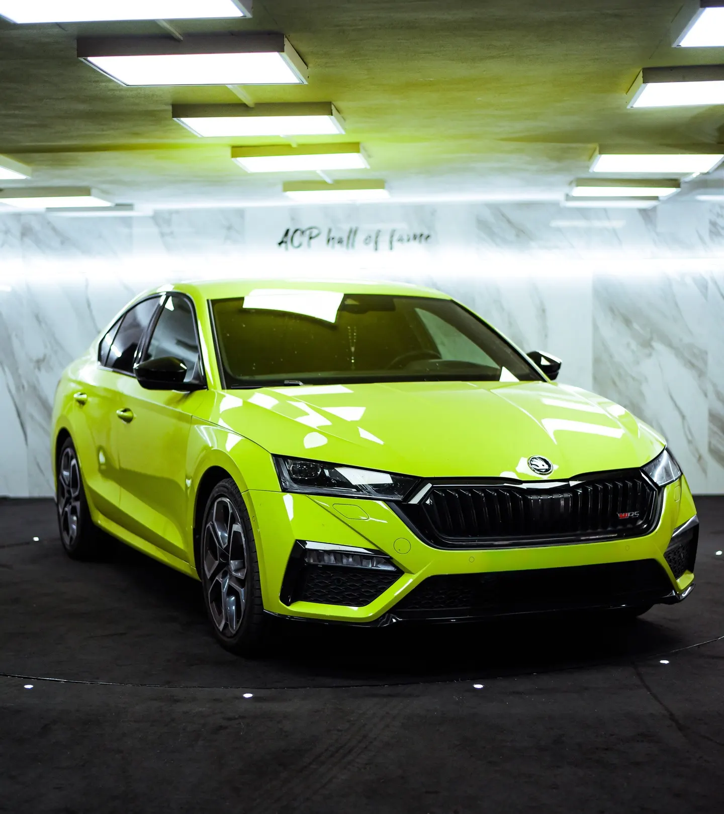 Škoda Octavia RS v showroomu Autocentra Pařížská